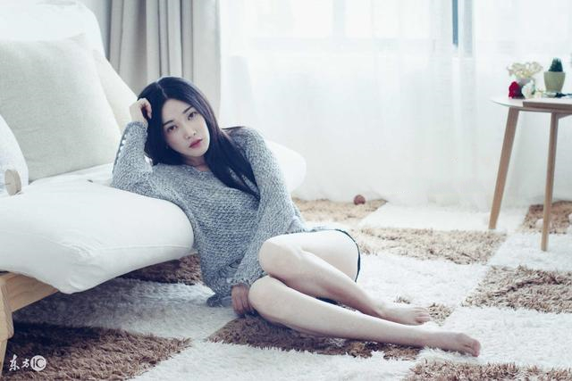 小说：妻子说手机摔在了地上，可为何里面会进水？她想隐瞒什么？