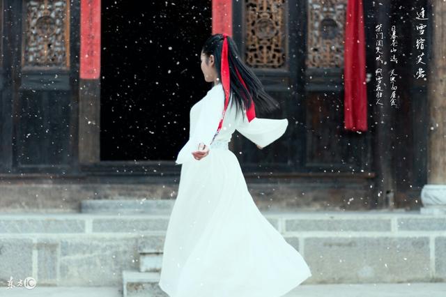 小说：为了改变索然无味的婚姻生活，她决定重操旧业