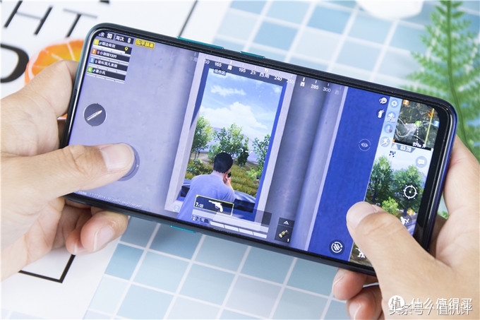 vivoz5x全面详细评测,vivoz5x挖孔屏视频