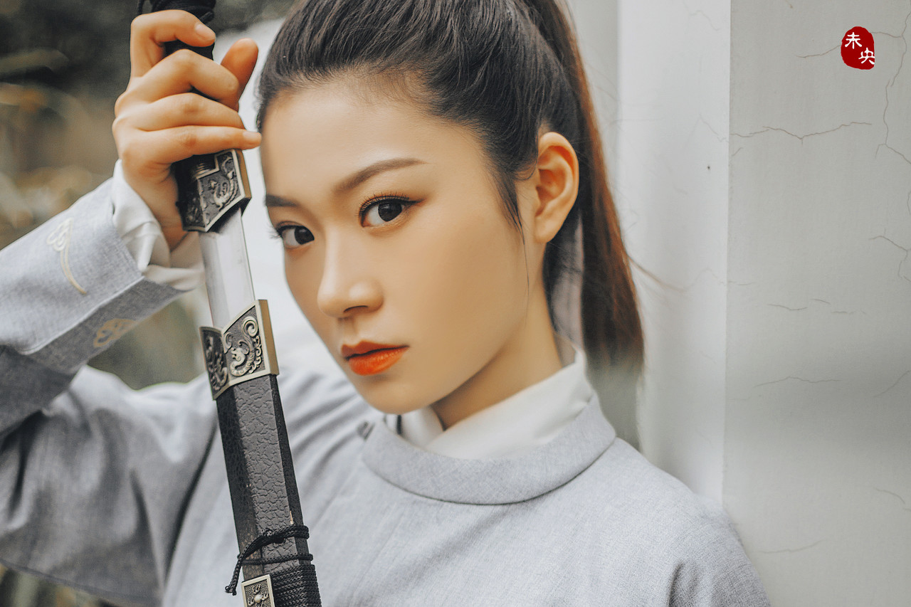 强国所向披靡，却只想征服别的国家，天天打仗民不聊生