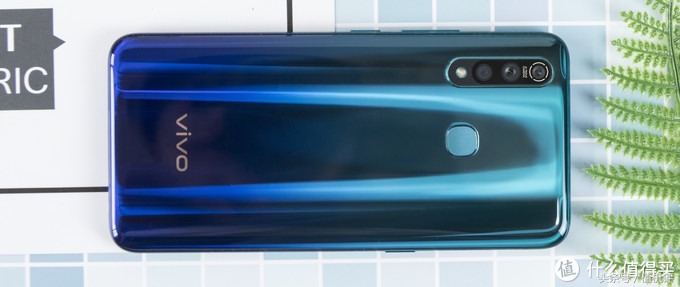 vivoz5x全面详细评测,vivoz5x挖孔屏视频