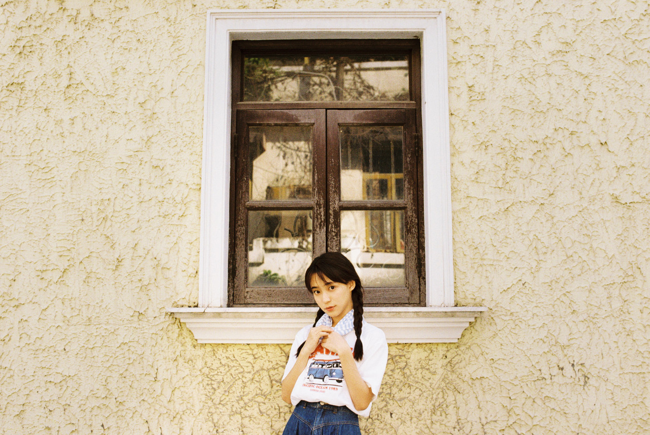 家里玻璃被砸烂,家里被砸的小说