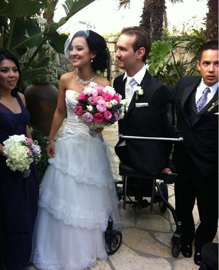 尼克胡哲几岁,尼克胡哲双胞胎家庭照