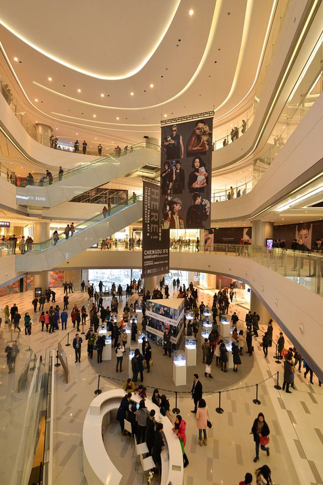 疫情下：时装业哭了、培训业最惨，珠宝业笑了，网上卖菜火了