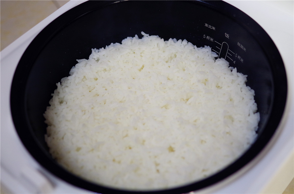 销量破亿的小米手机,小米电饭煲热卖榜第一名