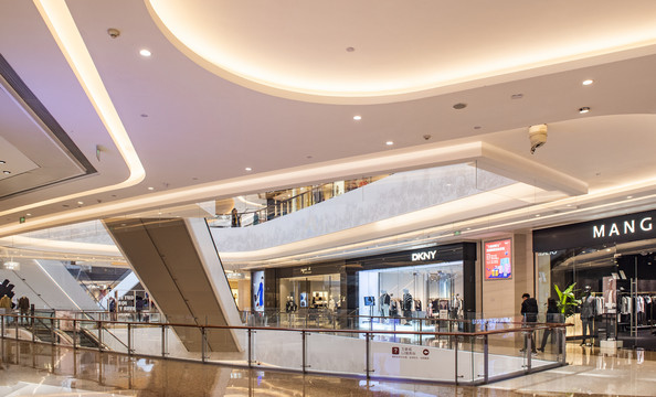 疫情下：时装业哭了、培训业最惨，珠宝业笑了，网上卖菜火了