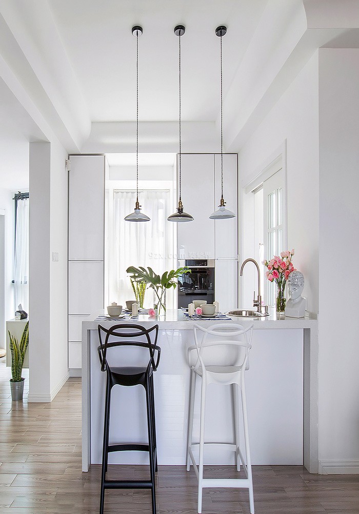 疫情下：时装业哭了、培训业最惨，珠宝业笑了，网上卖菜火了