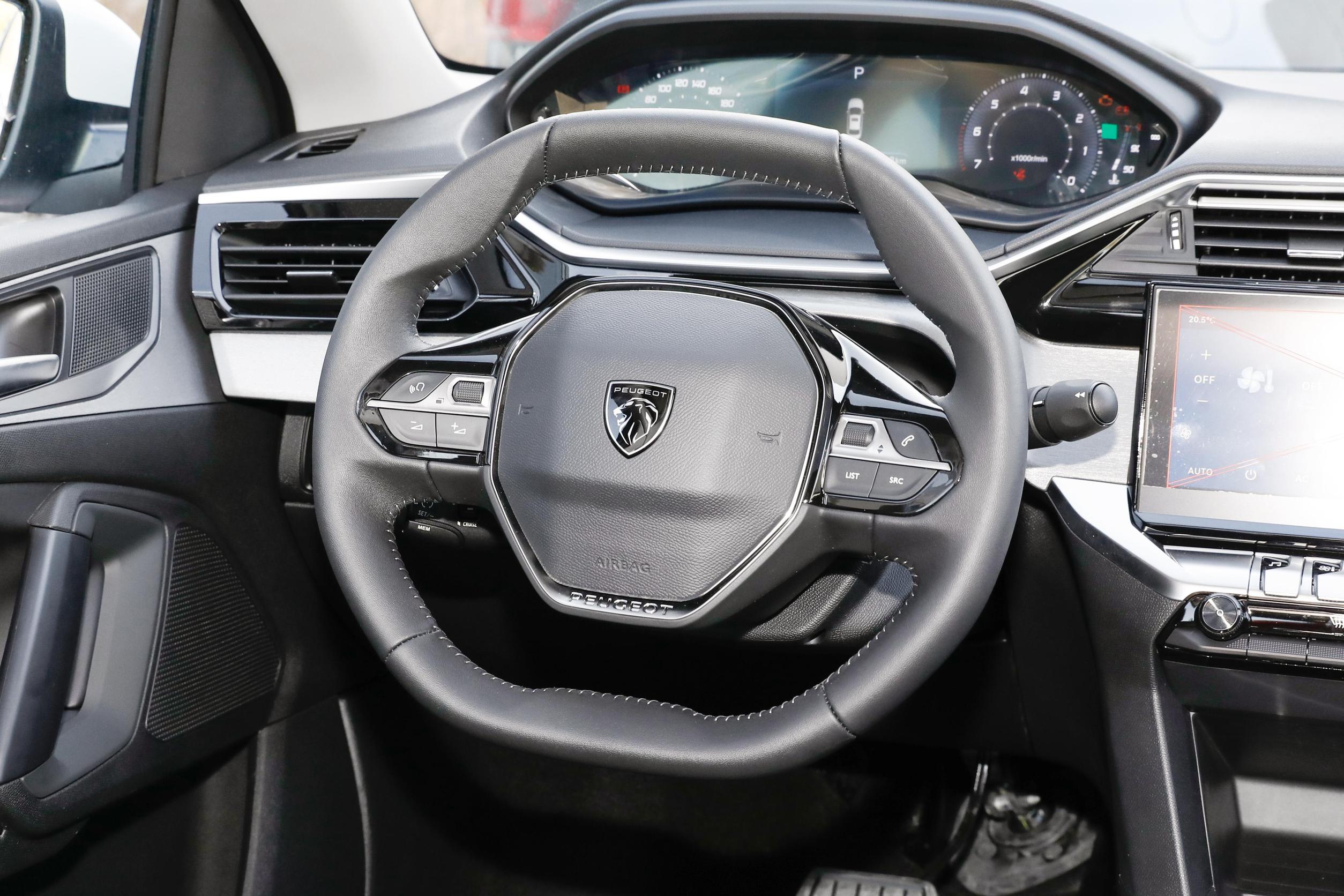 东风标致408顶配版,新款东风标致4081.5t什么时候上市