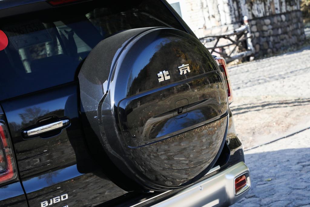 7座bj60空间测评,北汽bj402.0t8at与2.3t6at哪个好