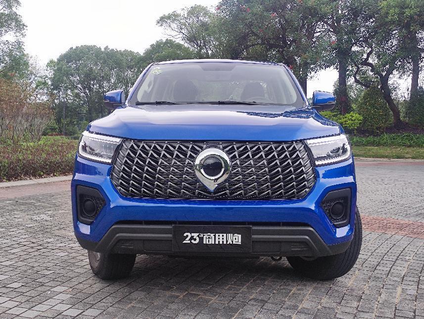 搭载采埃孚8at和适时四驱的suv,30万2.5自吸suv配采埃孚8at