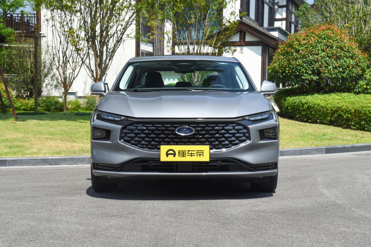 mg7跟蒙迪欧2023哪个好,17万预算买哪款b级车