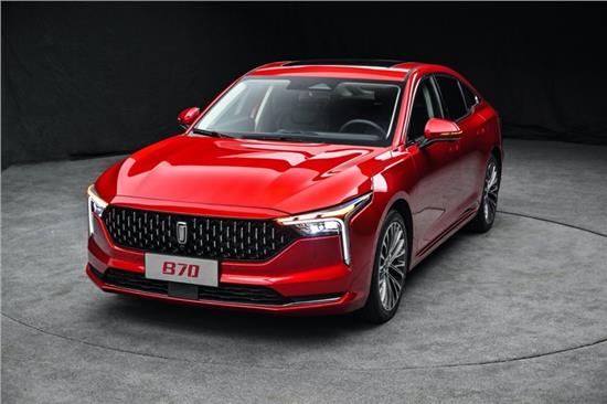 一汽奔腾b70新款1.5t自动乐享型,奔腾b70和启辰d60plus哪个好