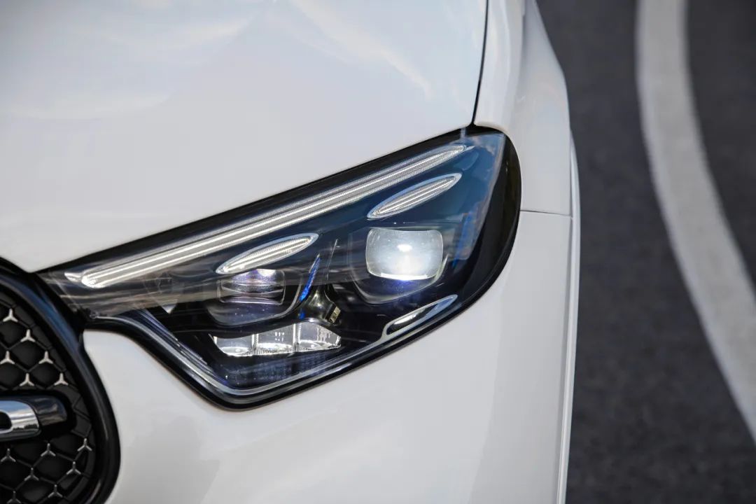 全新奔驰glc国产7座实车发布,国产全新奔驰glc七座亮相