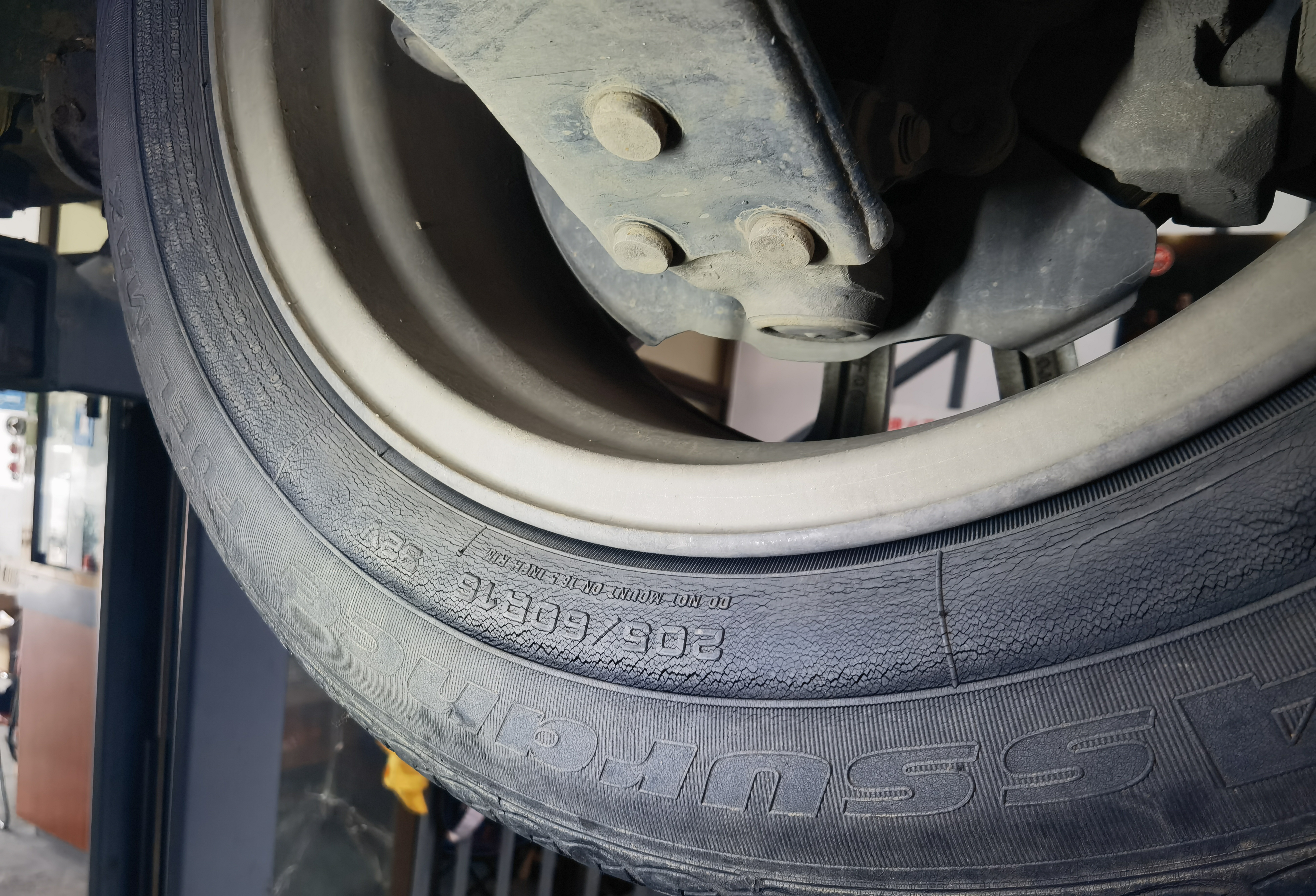 更换轮胎详细步骤,更换轮胎感受