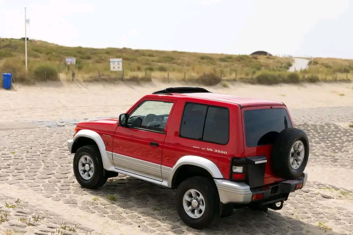 三菱帕杰罗v6发动机图,20万左右四驱七座三菱帕杰罗