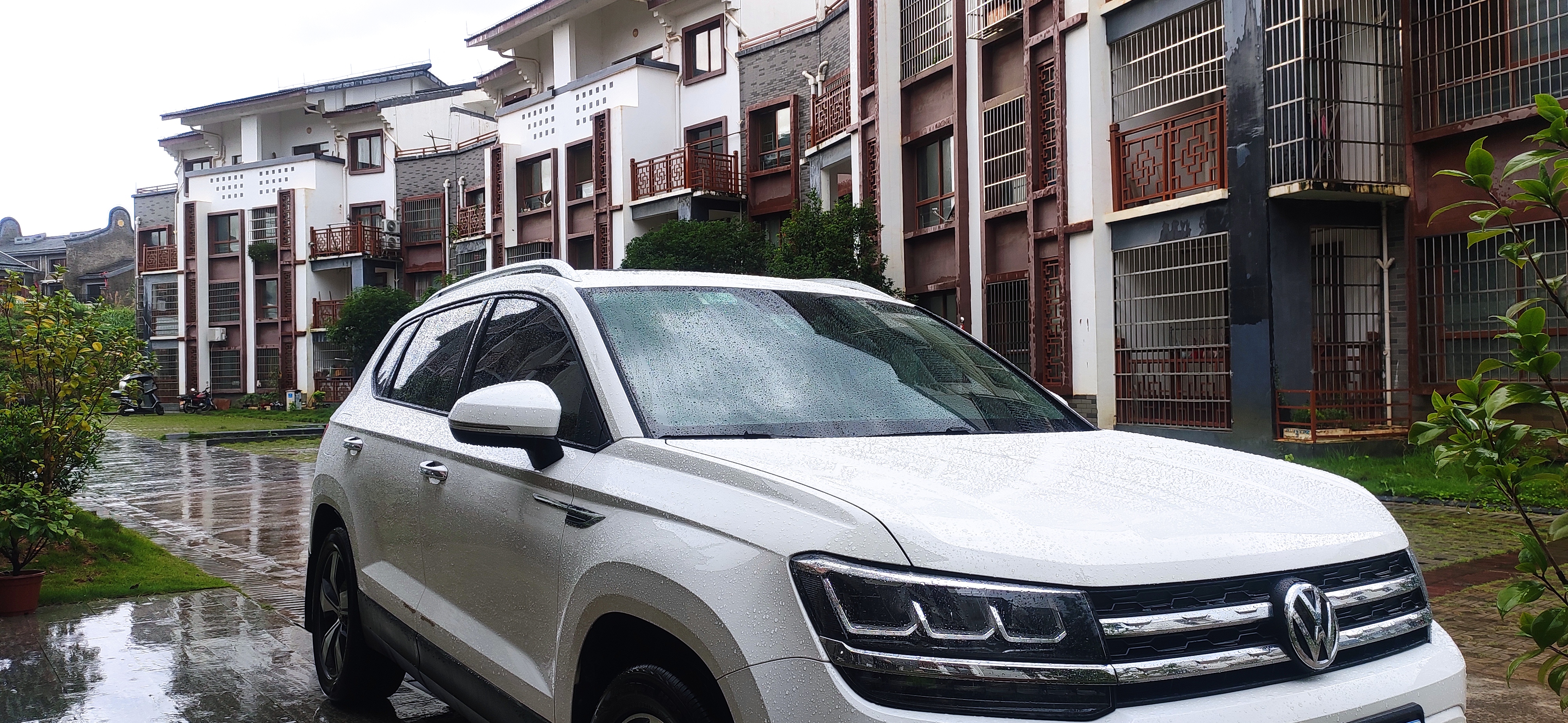 途岳怎么加玻璃水全过程,途岳玻璃水加注位置及容量多少