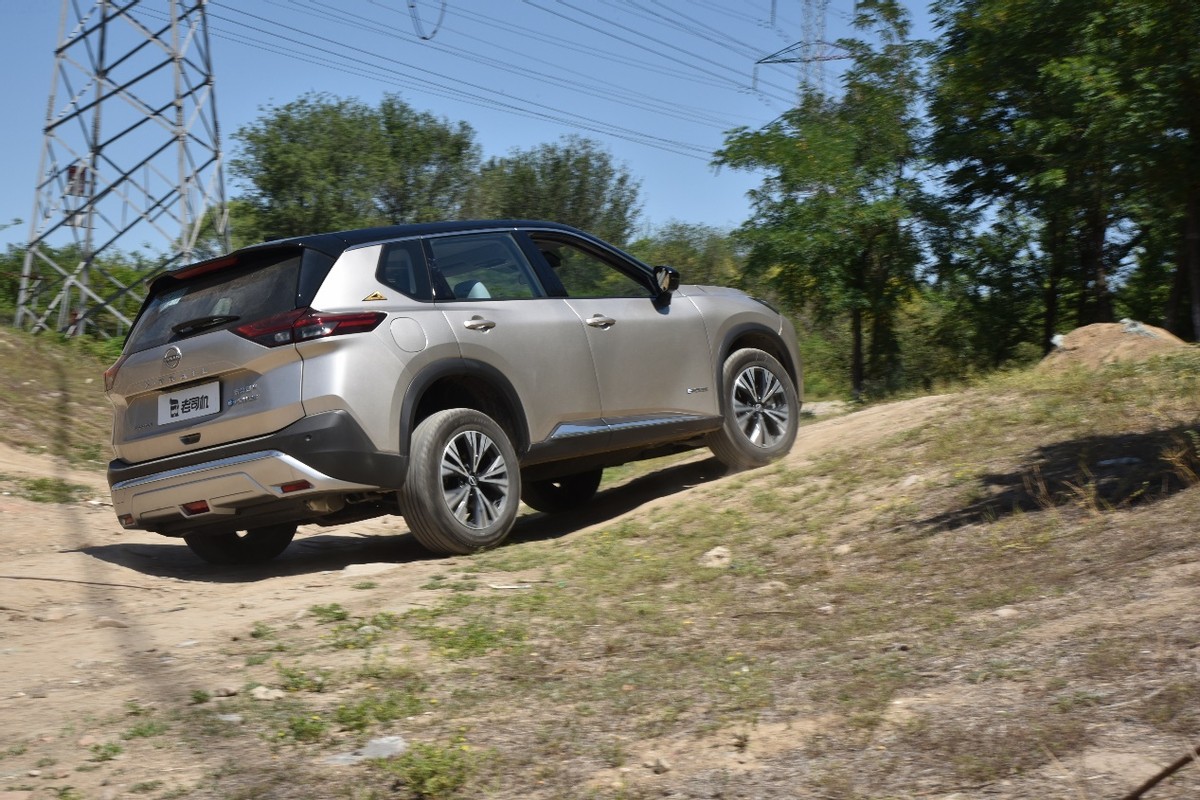 超混电驱奇骏三缸抖不抖,日产奇骏超混电驱没有备胎吗