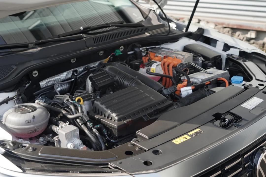 为什么买二手新能源车,大众帕萨特新能源二手能买吗