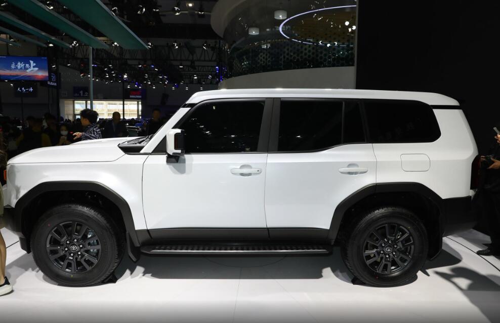 超霸4runner和普拉多的区别,丰田4runner和丰田普拉多比较