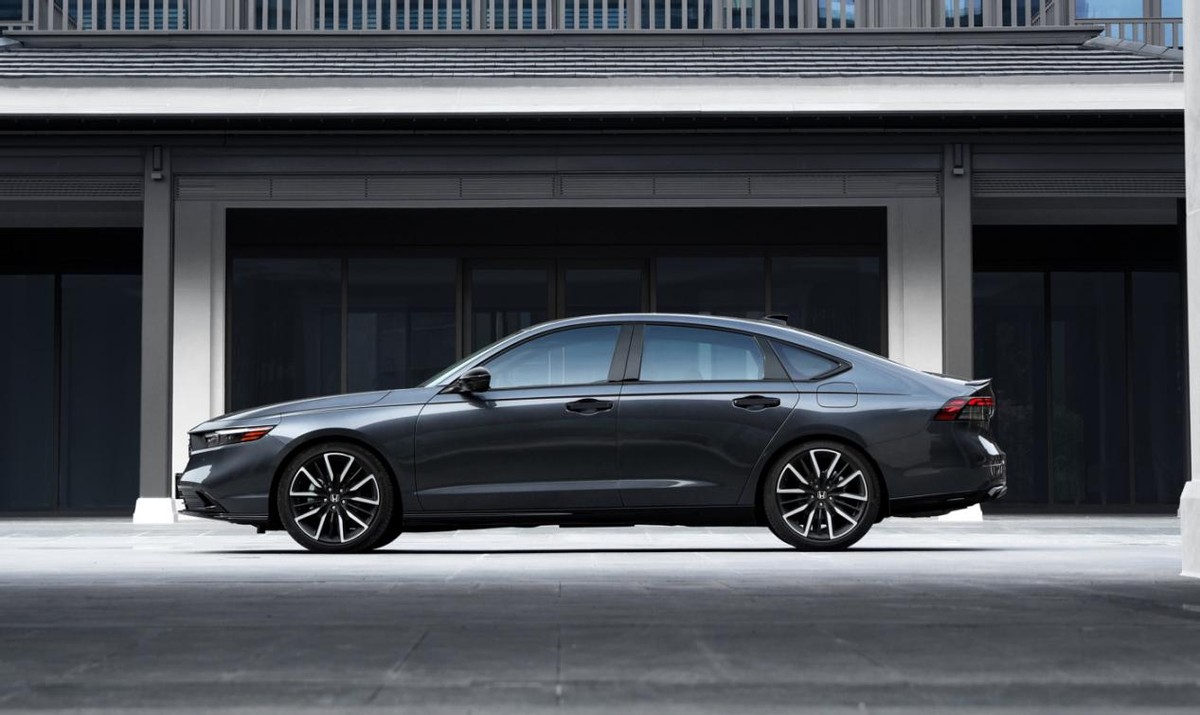 君越和雅阁后期费用差多少,迈腾帕萨特雅阁凯美瑞君越怎么选