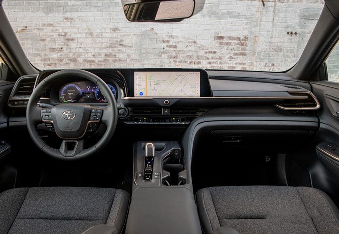 丰田皇冠十三代当时上市的售价,丰田皇冠报价及图片二手车