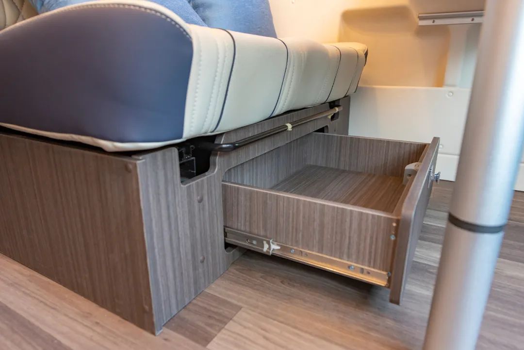 瑞弗启界r700六座,奇瑞瑞弗启界R700悠享版