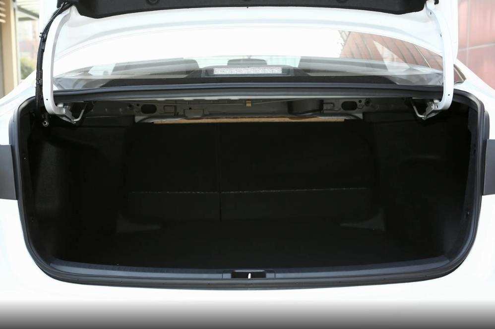 丰田雷凌最新款价格优惠6万,1488万起体验丰田雷凌