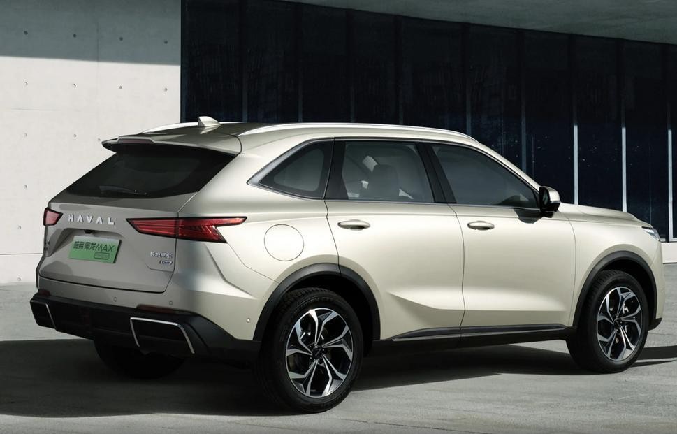 15.99万买插电混动四驱SUV？枭龙MAX怎么选，哪款便宜买哪款