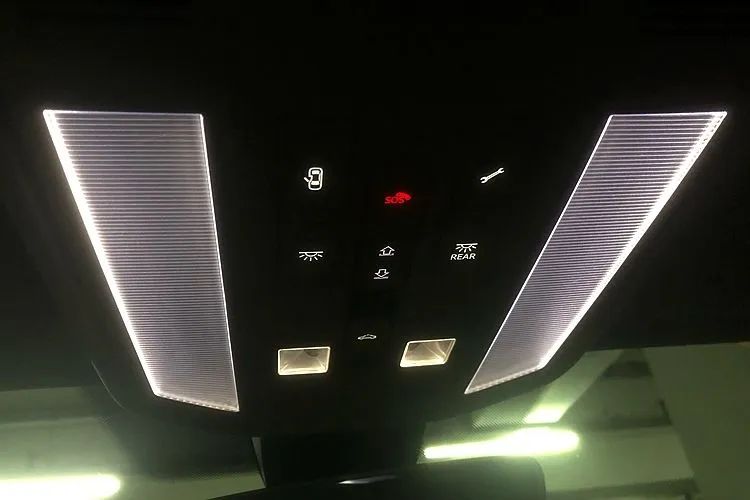 大众途锐车内气味测试,新款大众途锐驾驶舒适度