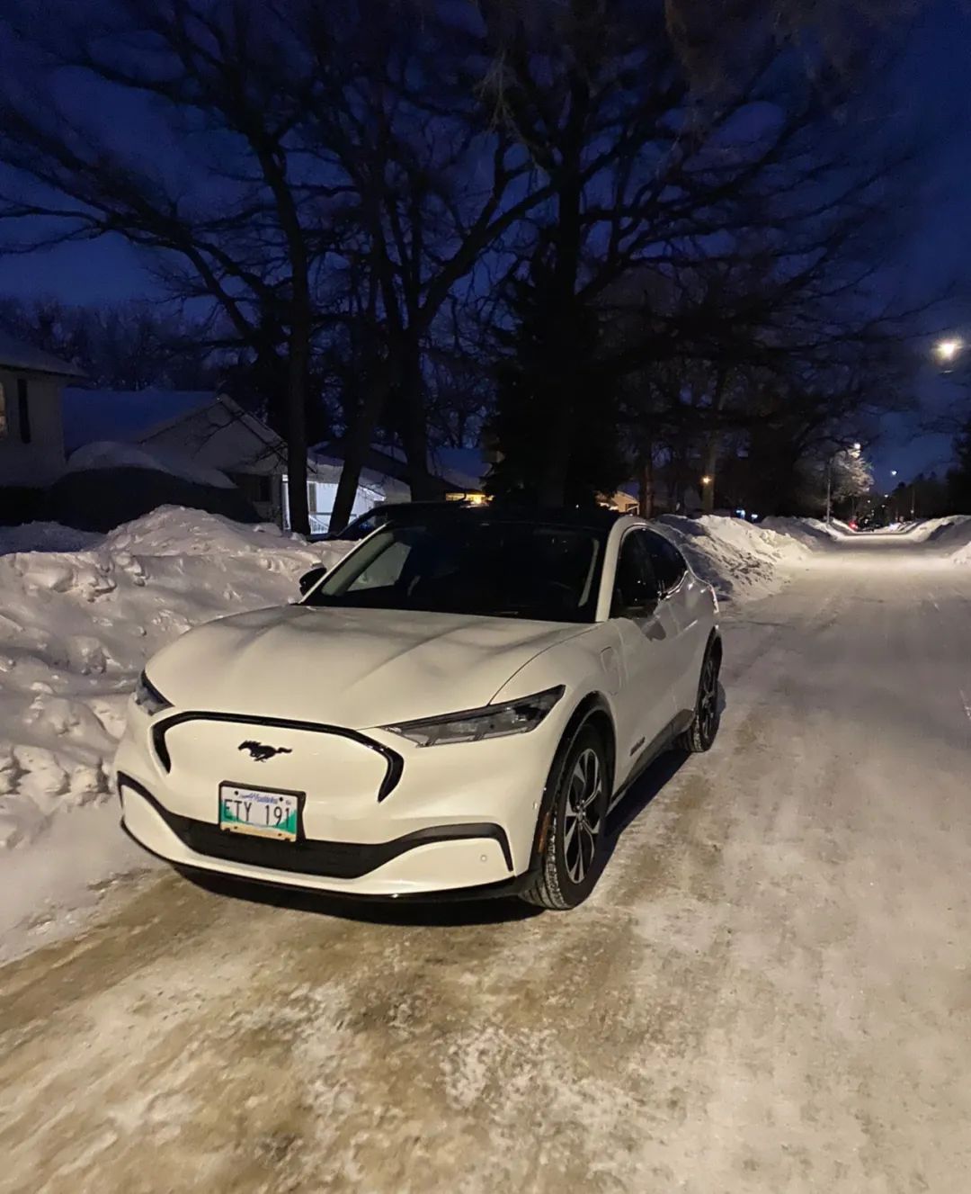 特斯拉modely2022款对比model3,特斯拉modely还热卖吗