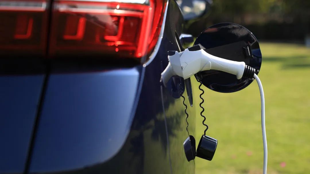 比亚迪海豹和model3售价,比亚迪海豹对比新款model3