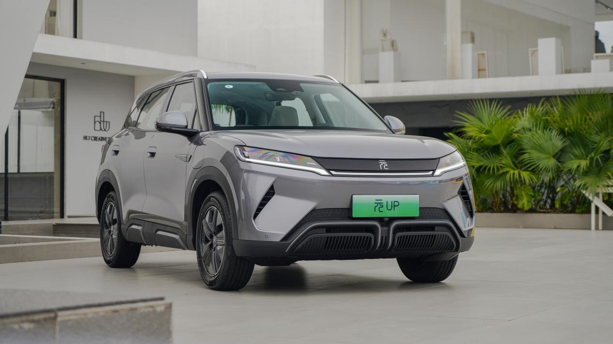 比亚迪元up体验感怎么样,比亚迪元up和plus