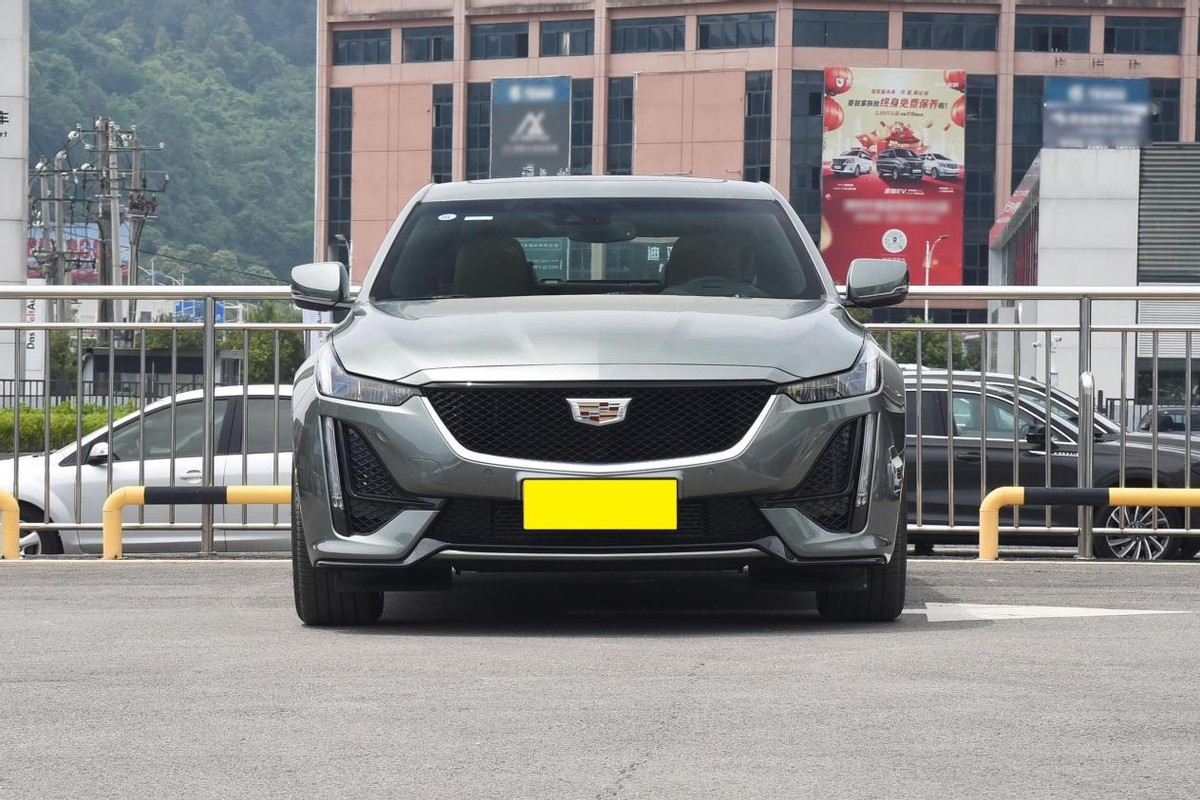 诠释后驱豪华到店实拍凯迪拉克ct5,23款全新一代凯迪拉克ct5