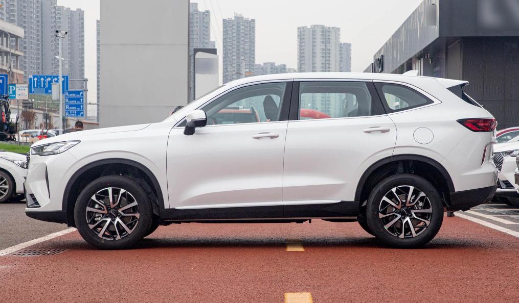 三代长安cs55plus高配和哈弗h6,一代长安cs55plus与哈弗h6国潮