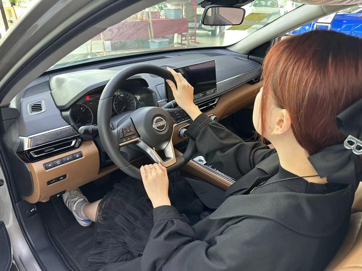 日产天籁23款2.0T体验,去4s店试驾天籁2.0l和雅阁动力