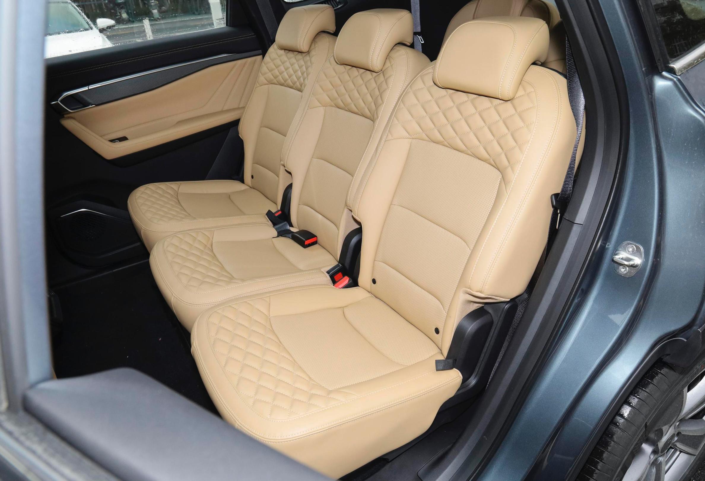 吉利豪越l2024款七座造型,8万左右吉利五座豪越2021款