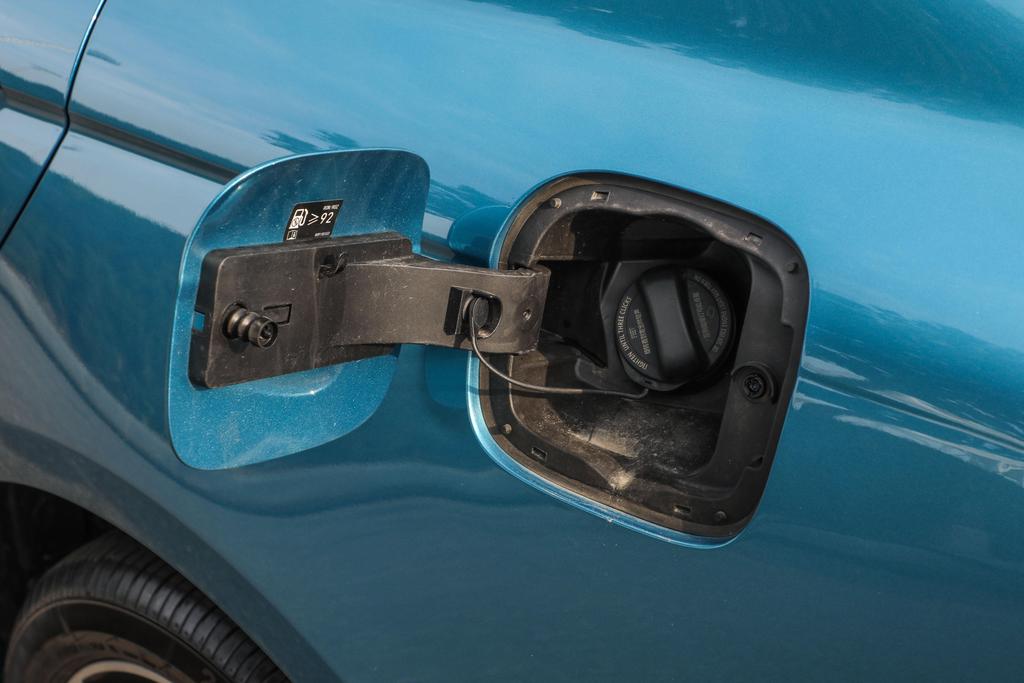 帝豪雷神lhi-x混动版纯电续航实测,帝豪l雷神混动续航实测