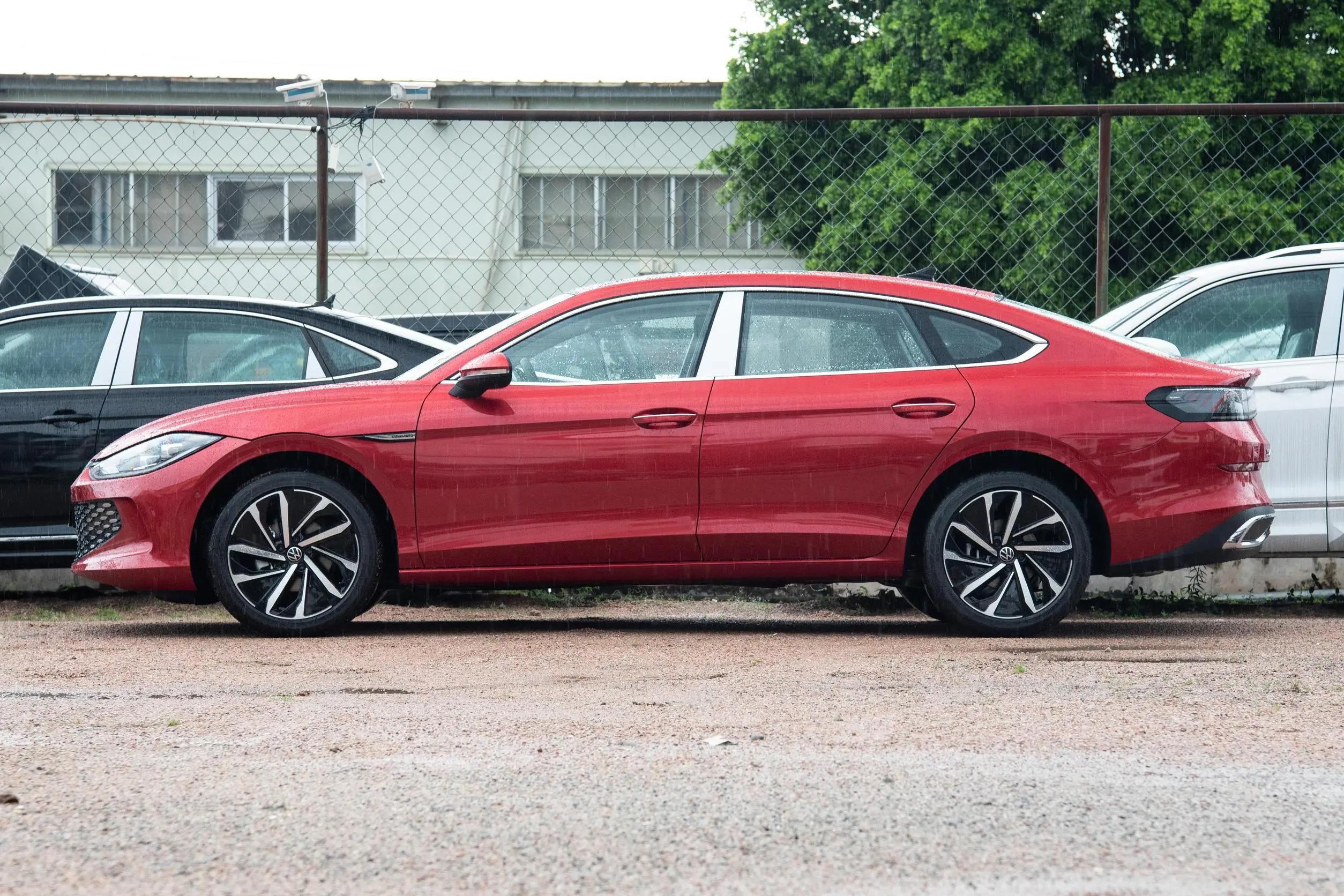 轿跑车型大众凌渡,年轻人的第一辆轿跑推荐