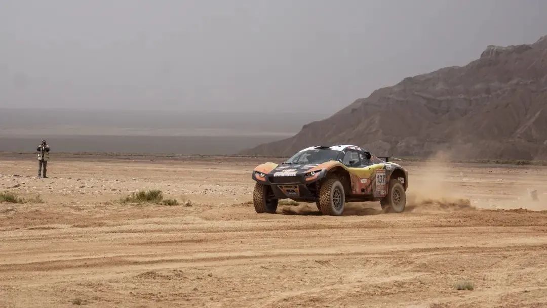 赛道上飞着几个亿?2023环塔赛场赛车大盘点