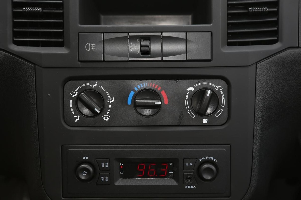 个人买货运版五菱之光有什么弊端,新的五菱之光最便宜多少钱