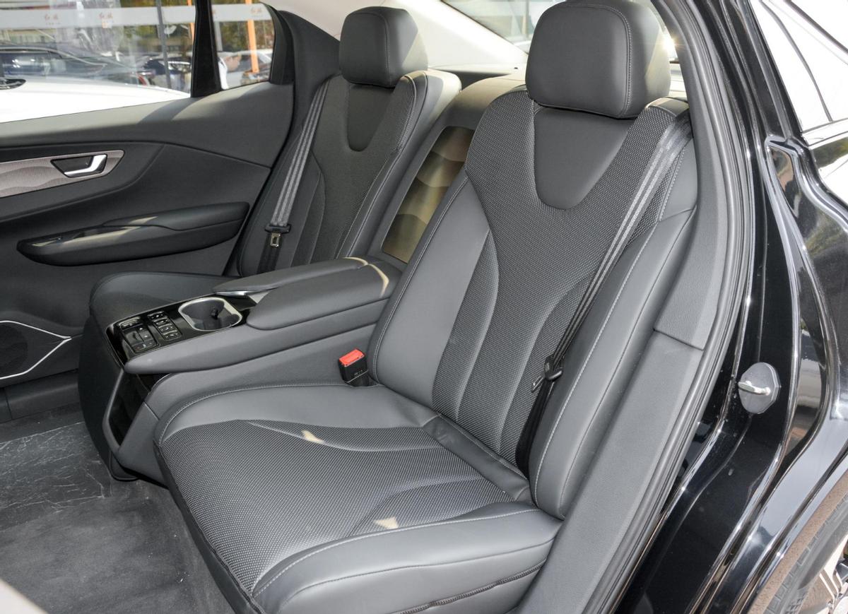 红旗e-qm5431和620版本续航区别,全新红旗e-qm5上市