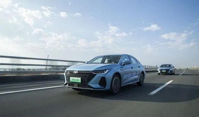 奇瑞风云a8远航版满电能跑多少,东风奕派e007与奇瑞风云a8