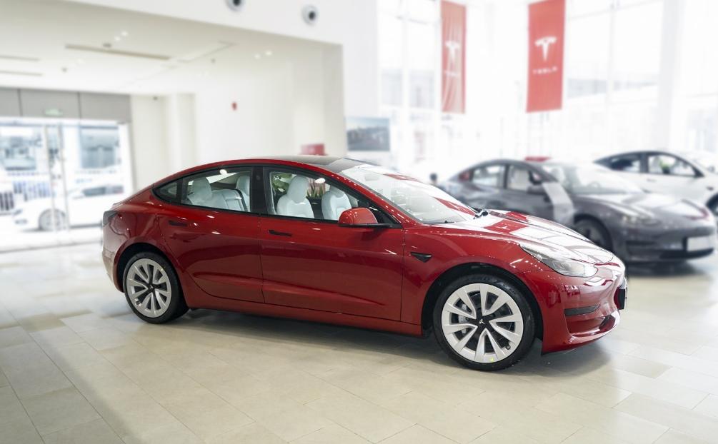 蔚来et5轿车对比旅行版,蔚来ET5对比比亚迪汉EV