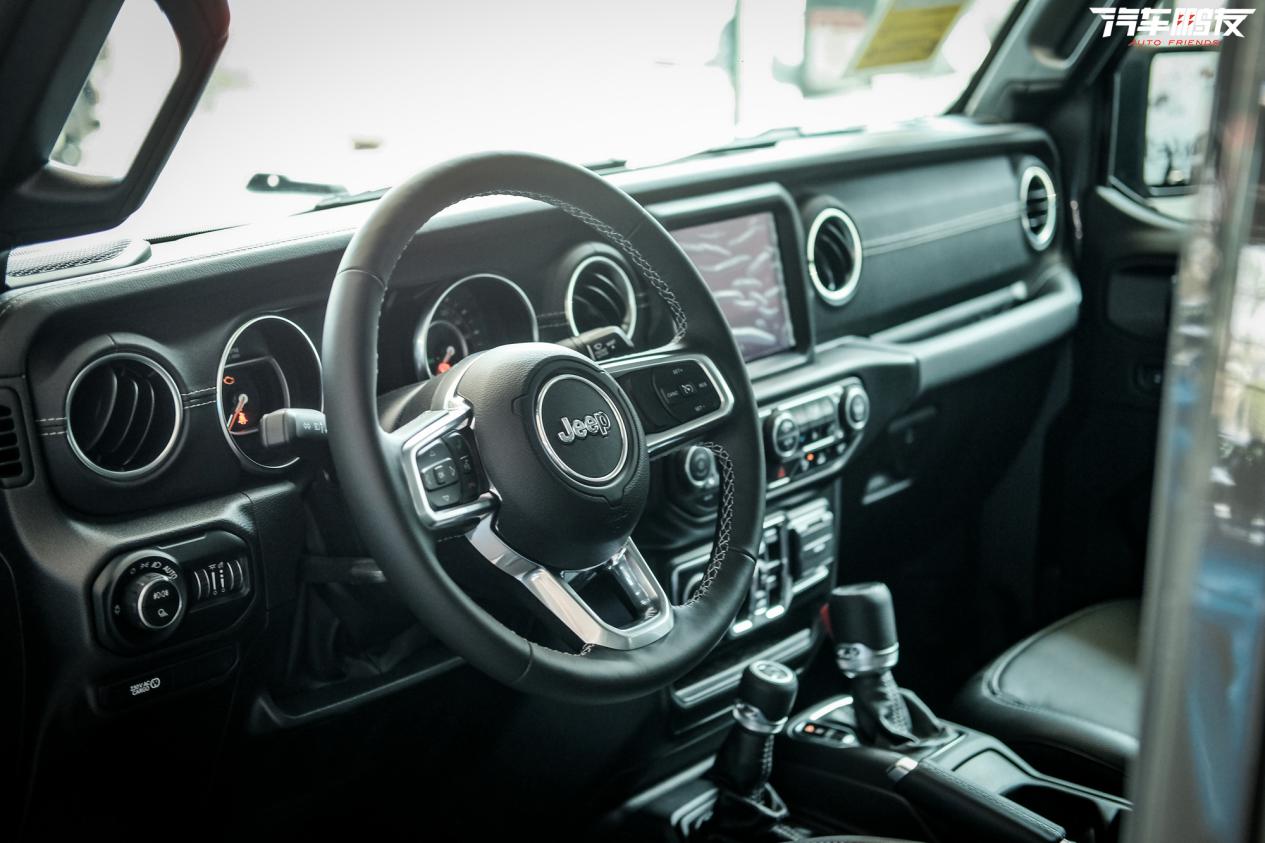 新款jeep角斗士,jeep角斗士适合跑长途吗