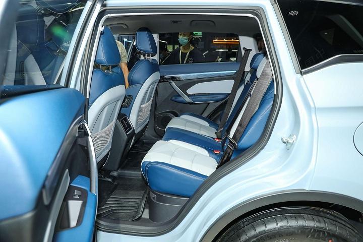 国产落地12万空间最大的suv,国产中型suv12万左右