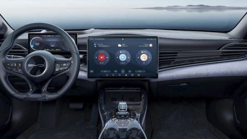 比亚迪海豹纯电动汽车优缺点,最新款比亚迪海豹纯电版试驾