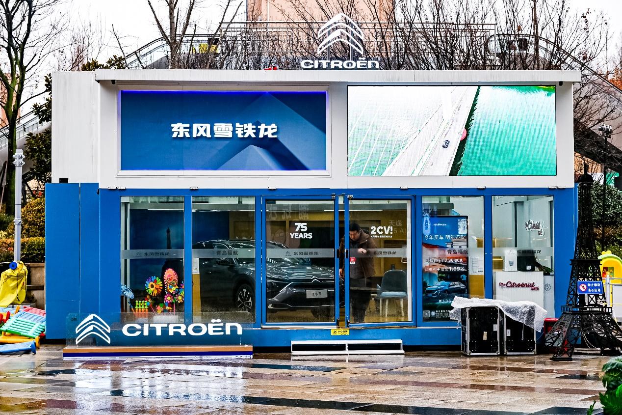 来法式星期三线下开放日,拍一套“龙”重的法式龘片吧!