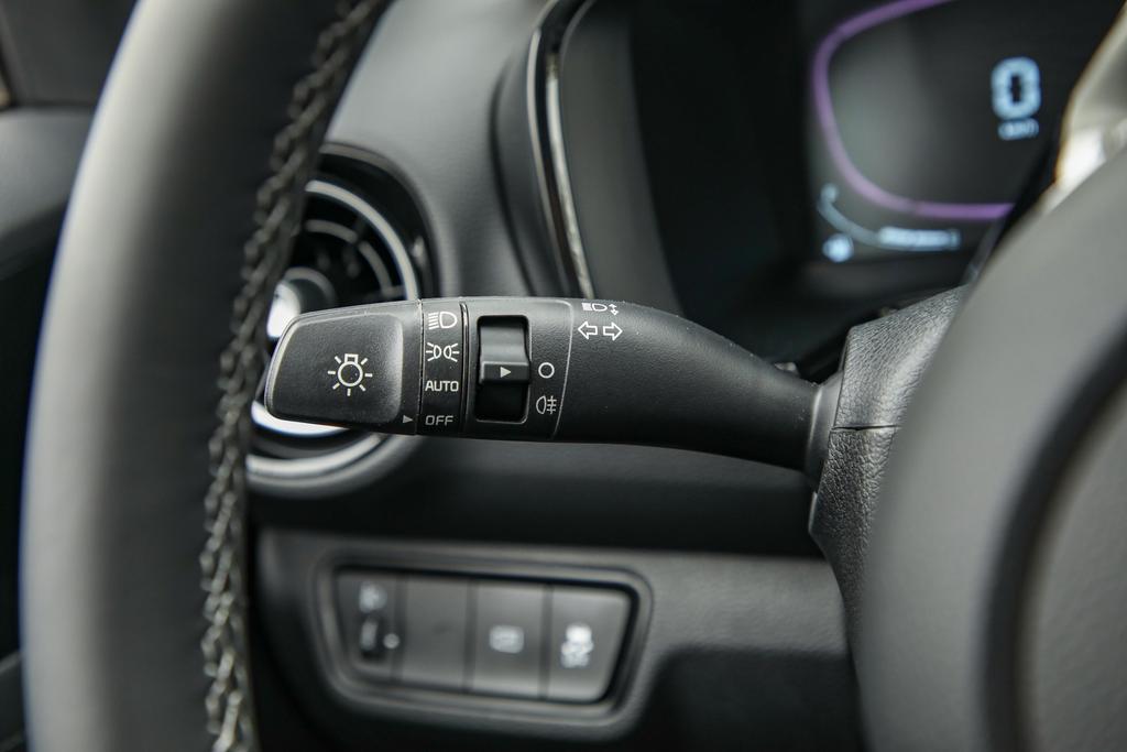 韩系全新起亚k3哪一款最值得买,经济实惠家用车之选实拍起亚k3