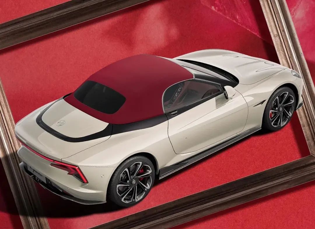 mg敞篷cyberster,mgcyberster红篷到店实拍内容