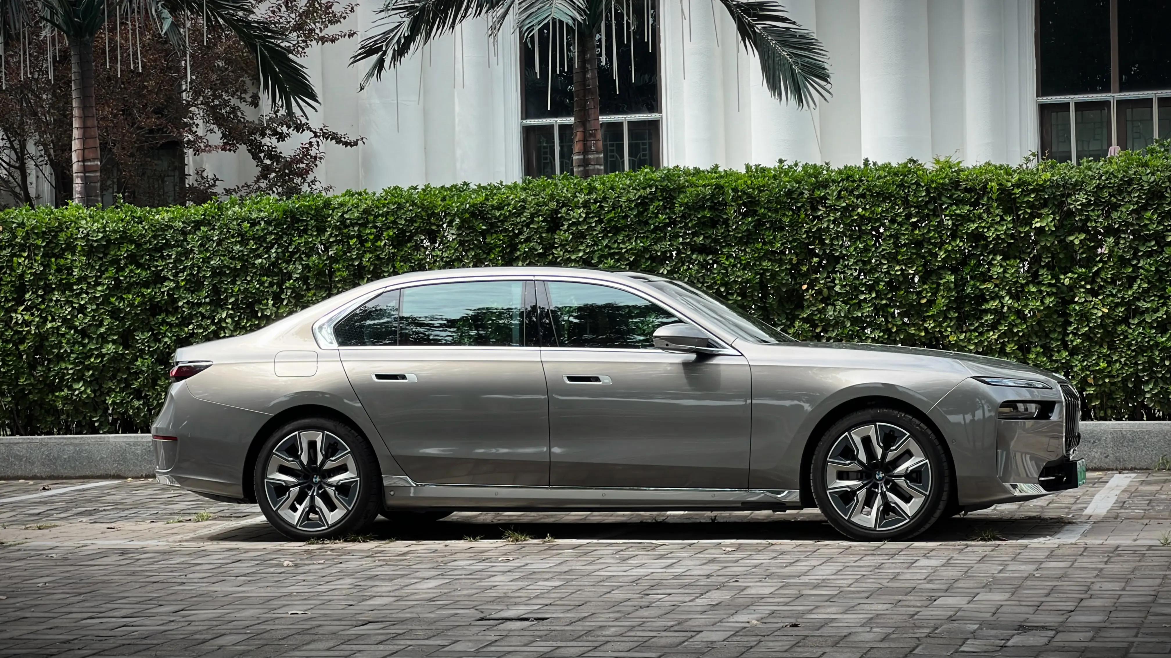 宝马i750i试驾视频,宝马i750深度评测